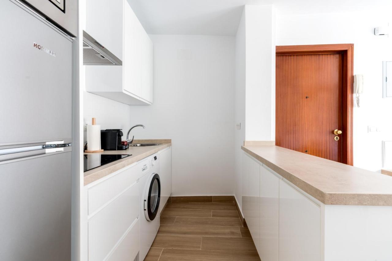 Holi-Rent Pureza Apartment Sevilla Bagian luar foto