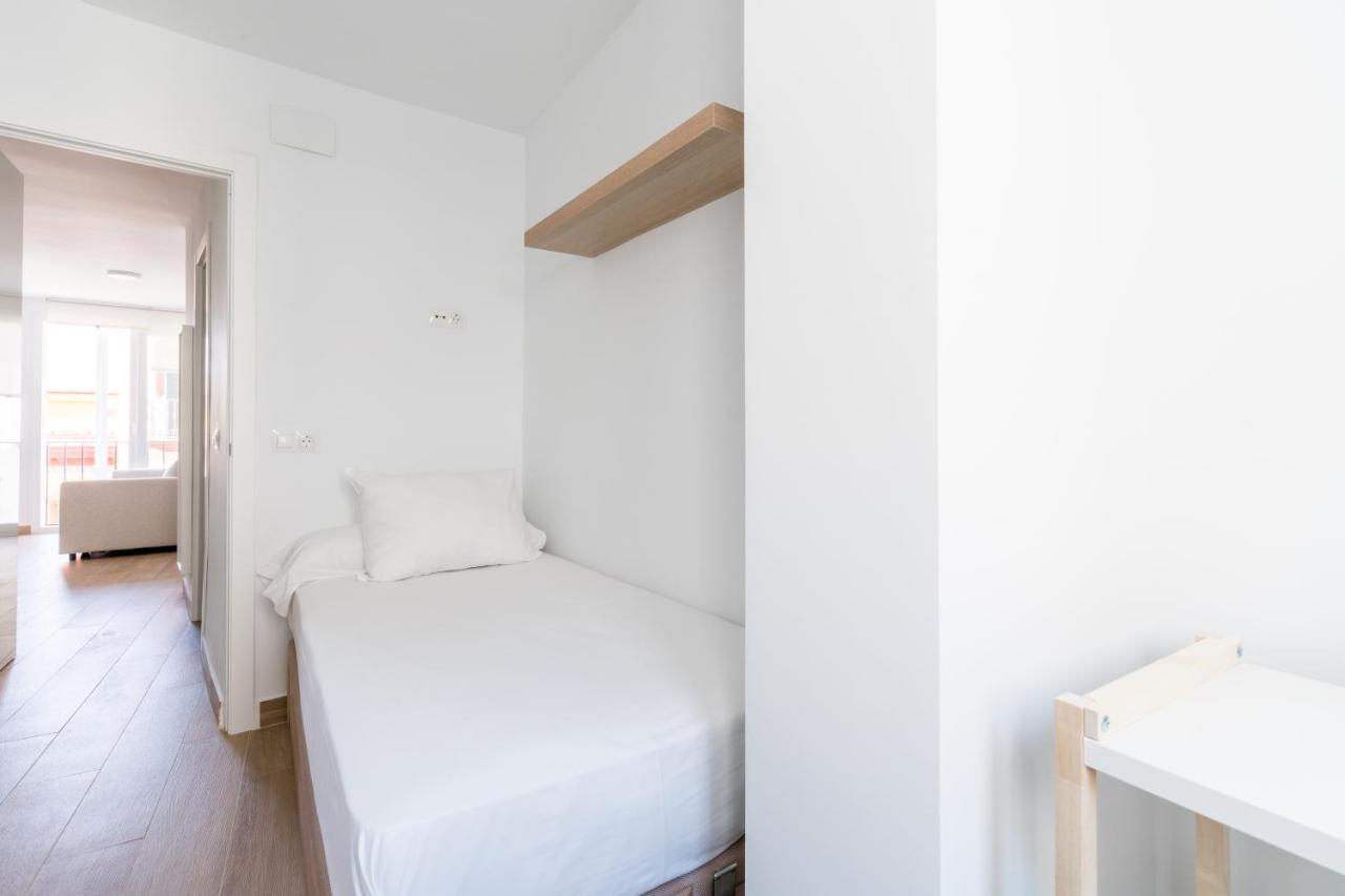 Holi-Rent Pureza Apartment Sevilla Bagian luar foto