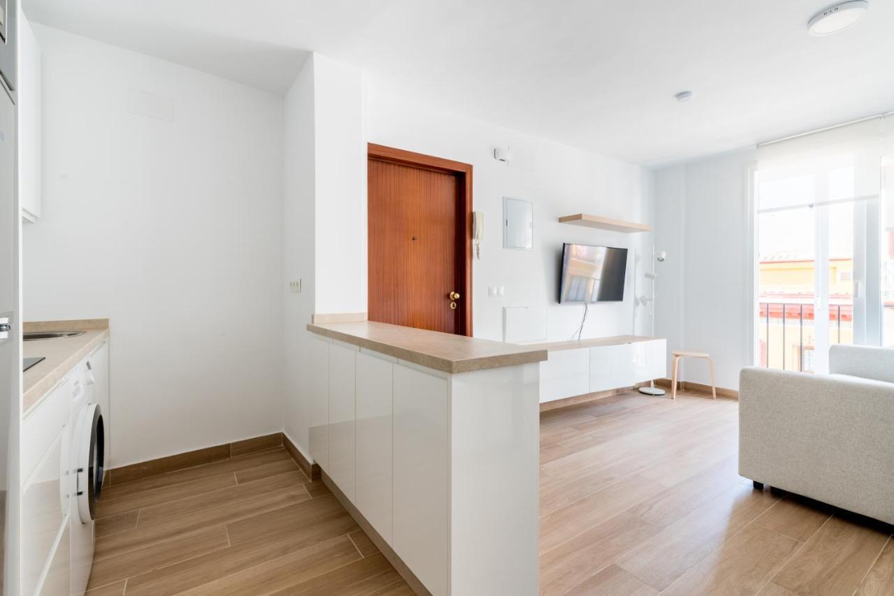 Holi-Rent Pureza Apartment Sevilla Bagian luar foto