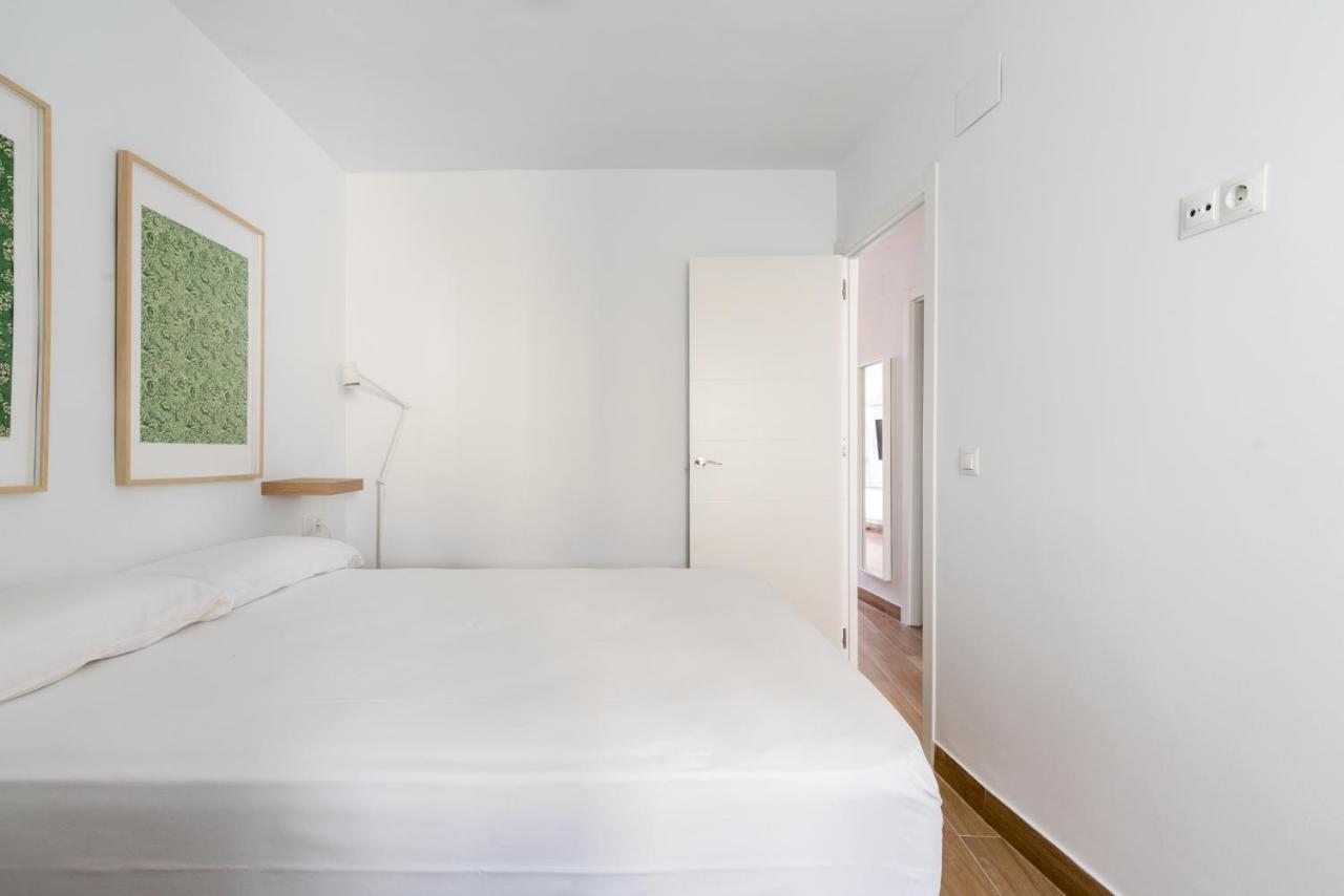 Holi-Rent Pureza Apartment Sevilla Bagian luar foto