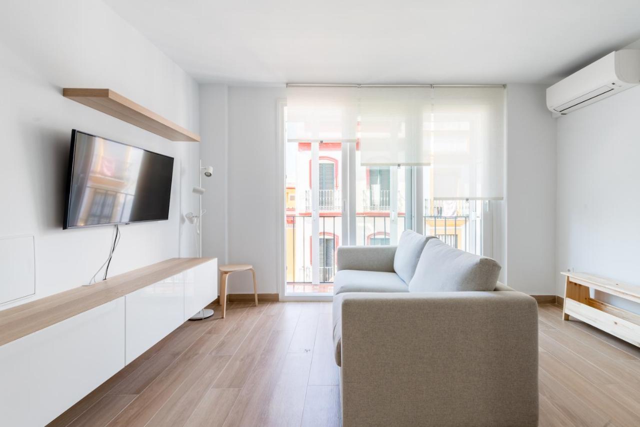 Holi-Rent Pureza Apartment Sevilla Bagian luar foto